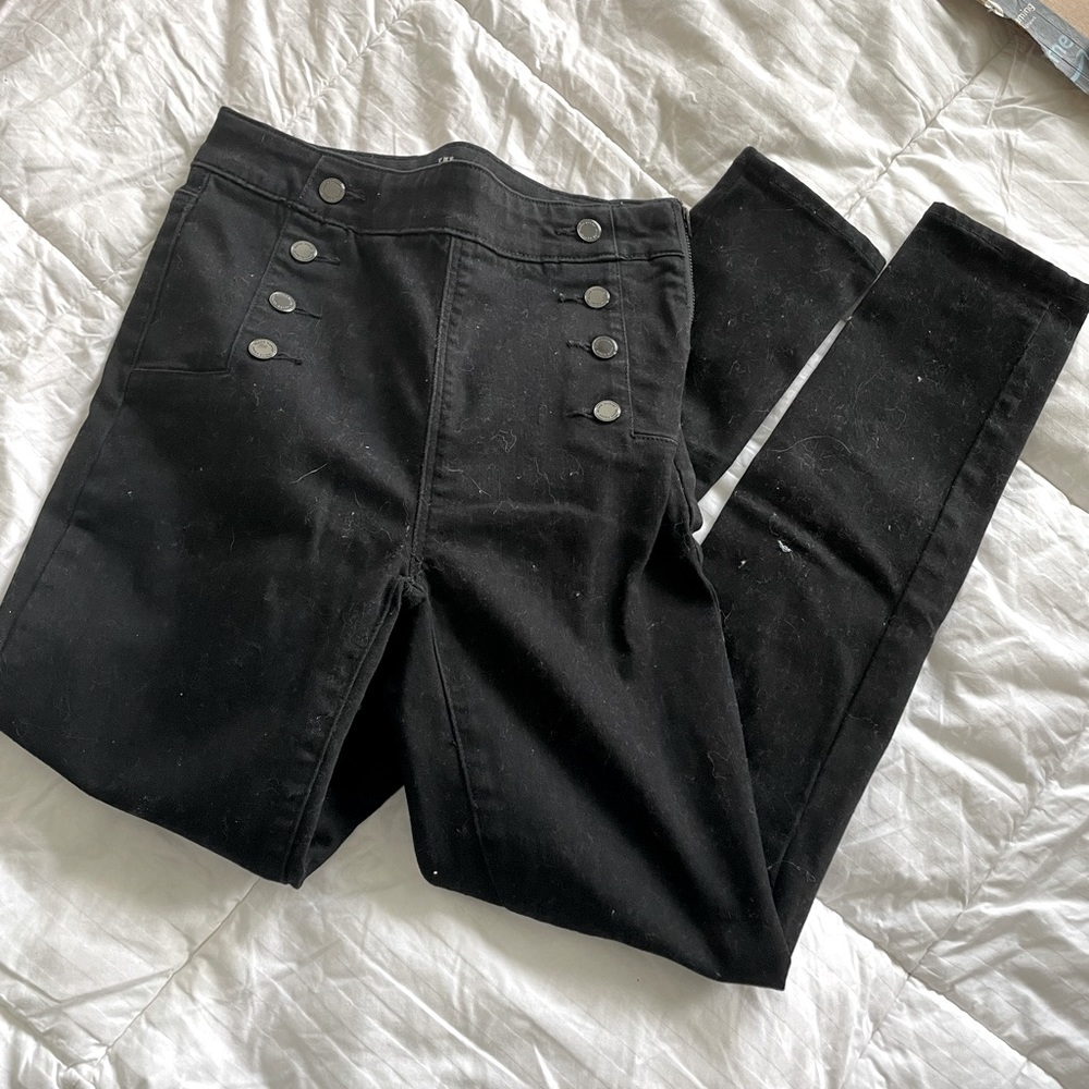 High waisted black pants with button detail